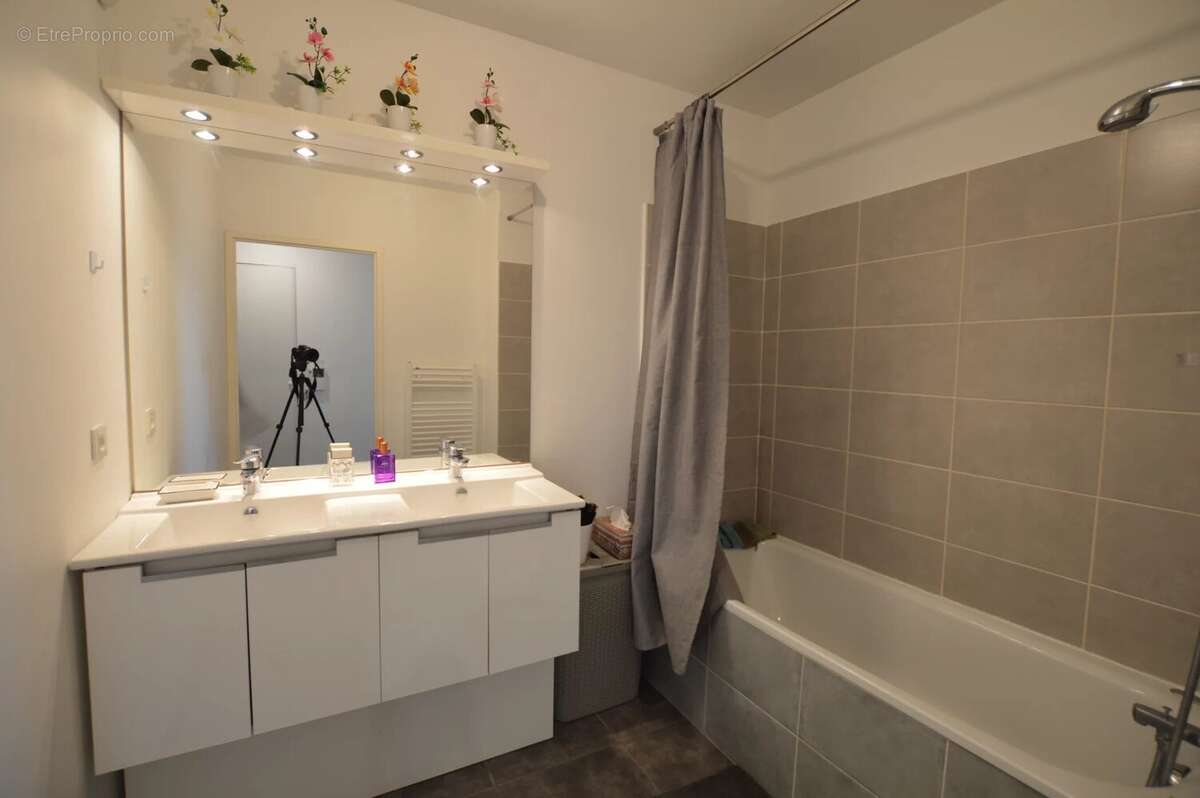 Appartement à JUVIGNAC