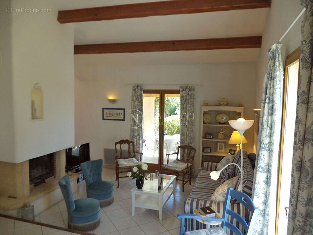 L'isle sur la Sorgue,  en Provence, superbe villa avec piscine sur 1500 m² de terrain clos. - photo 3