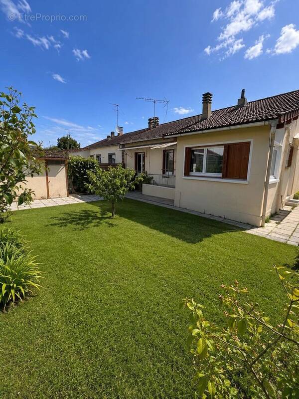 Maison à VIGNEUX-SUR-SEINE