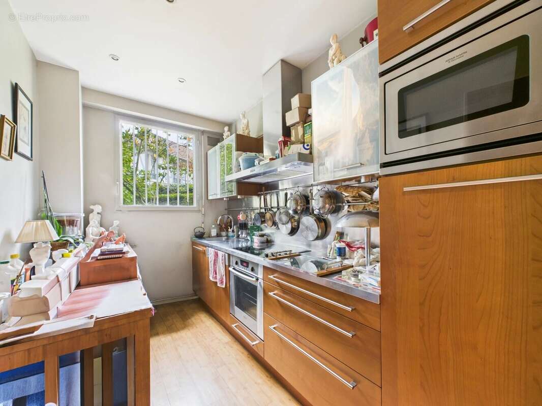 Appartement à NEUILLY-SUR-SEINE