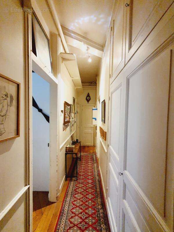 Appartement à PARIS-17E