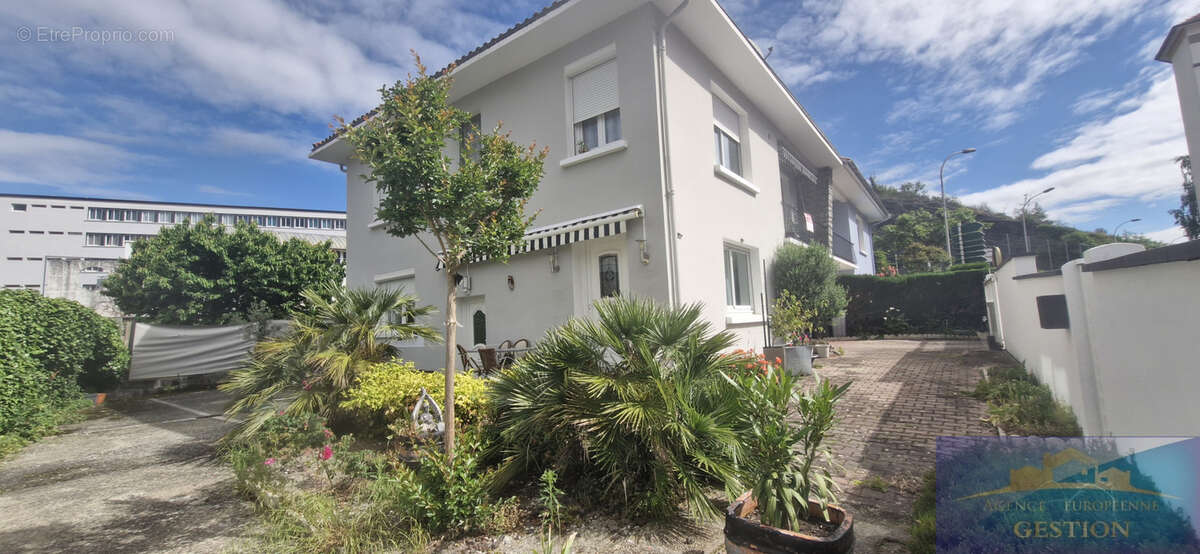 Maison à LOURDES