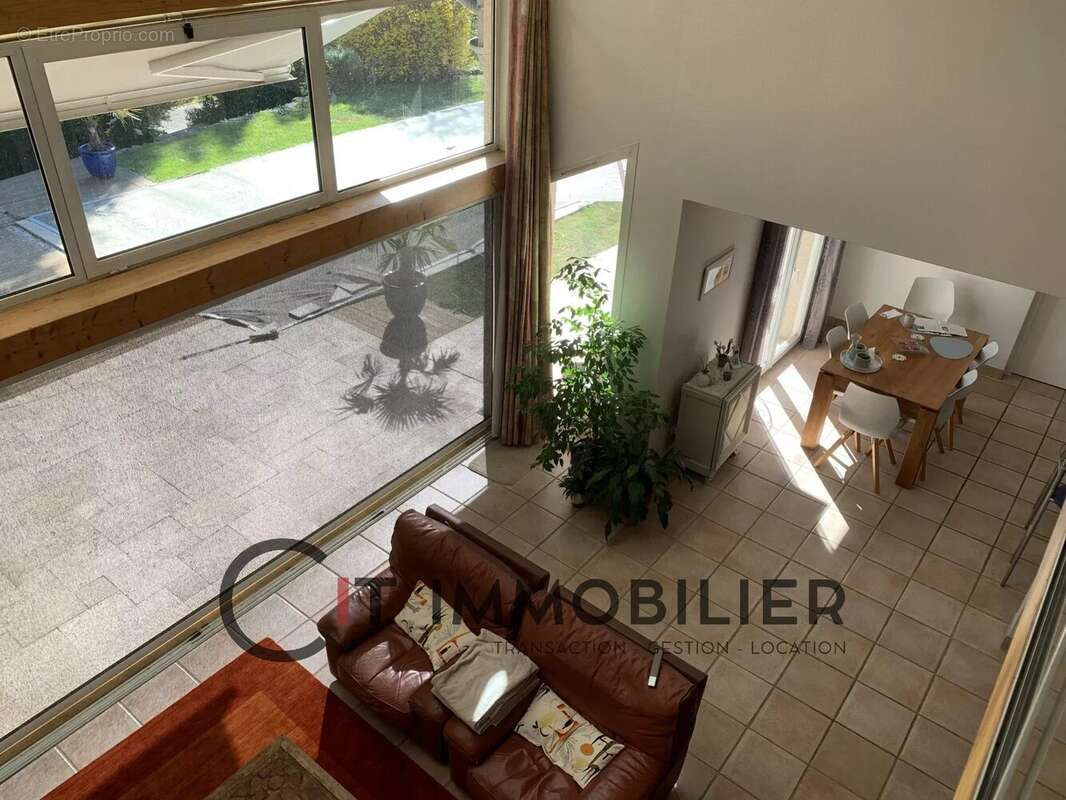 Maison à LA TOUR-DU-PIN