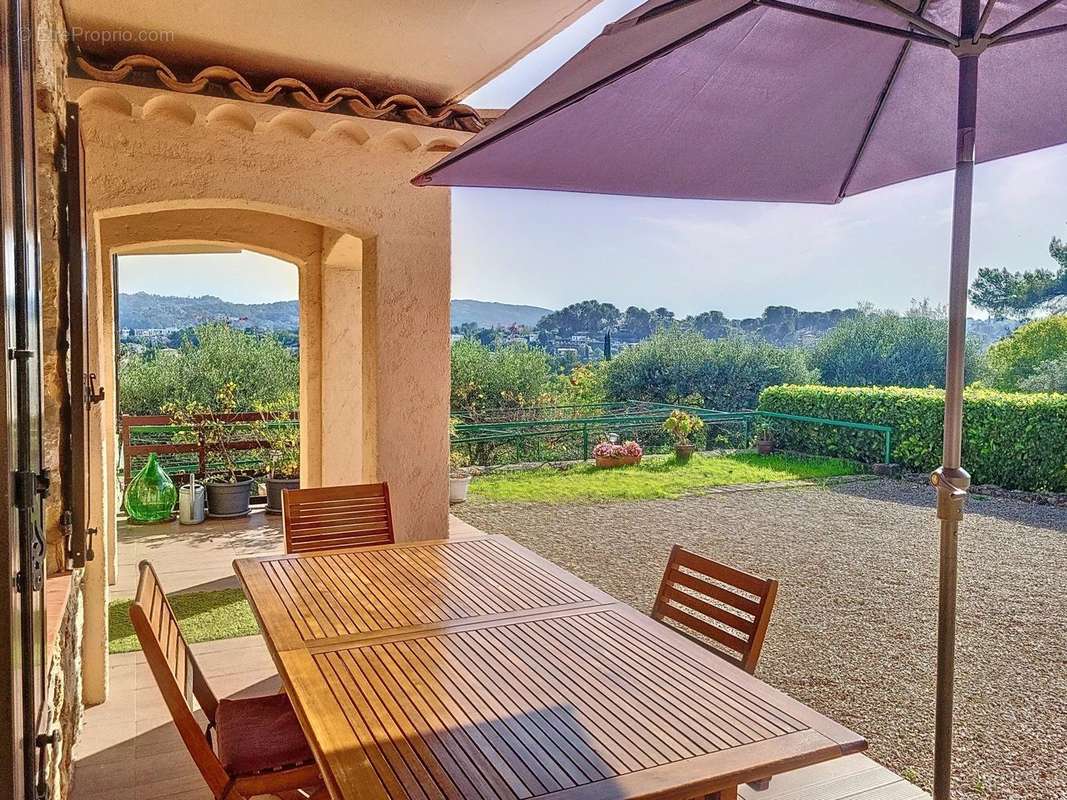 Maison à MOUANS-SARTOUX