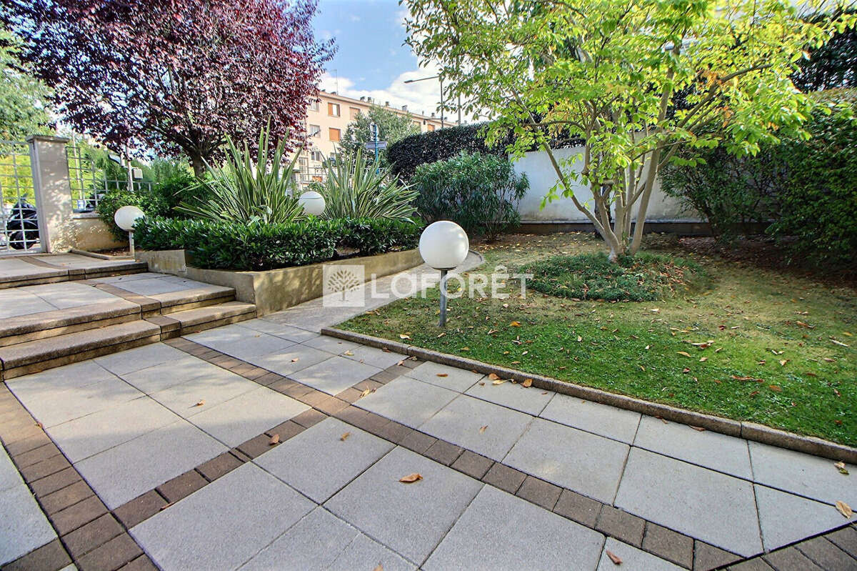 Appartement à SURESNES