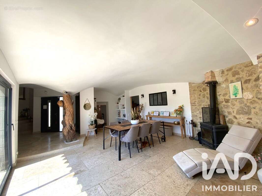 Photo 9 - Maison à SAINTE-CECILE-LES-VIGNES