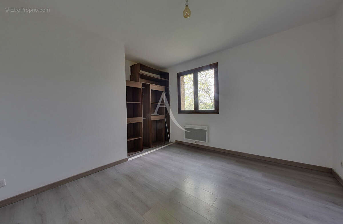 Maison à NEGREPELISSE