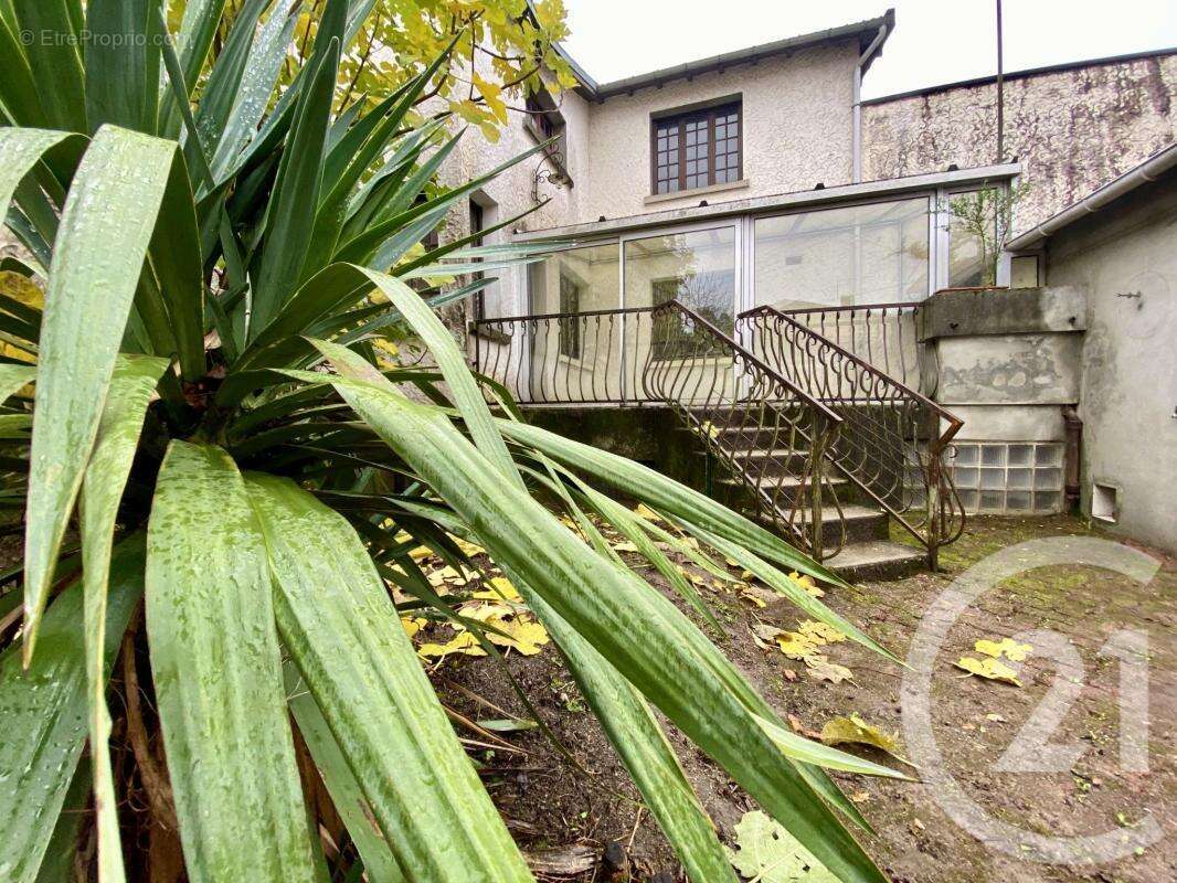 Maison à SAINT-JUNIEN