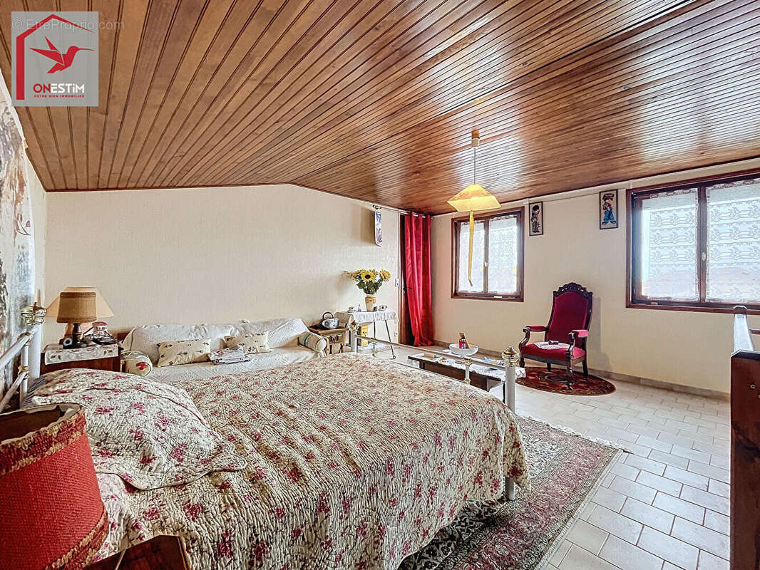 Maison à NOIRETABLE