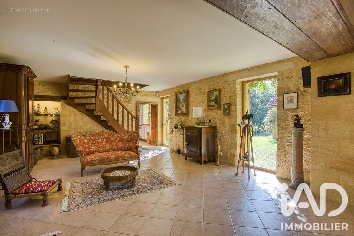 Maison 233 m² à Sarlat-La-Caneda  - photo 5