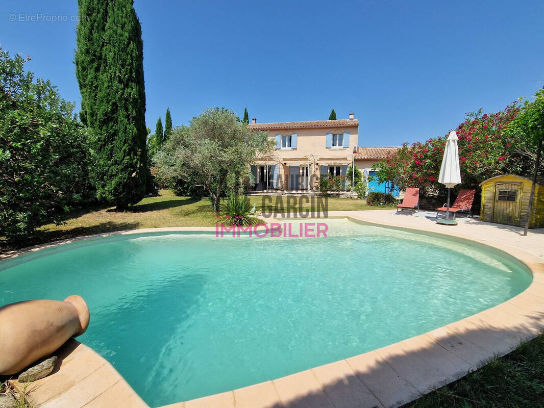 Maison à L'ISLE-SUR-LA-SORGUE