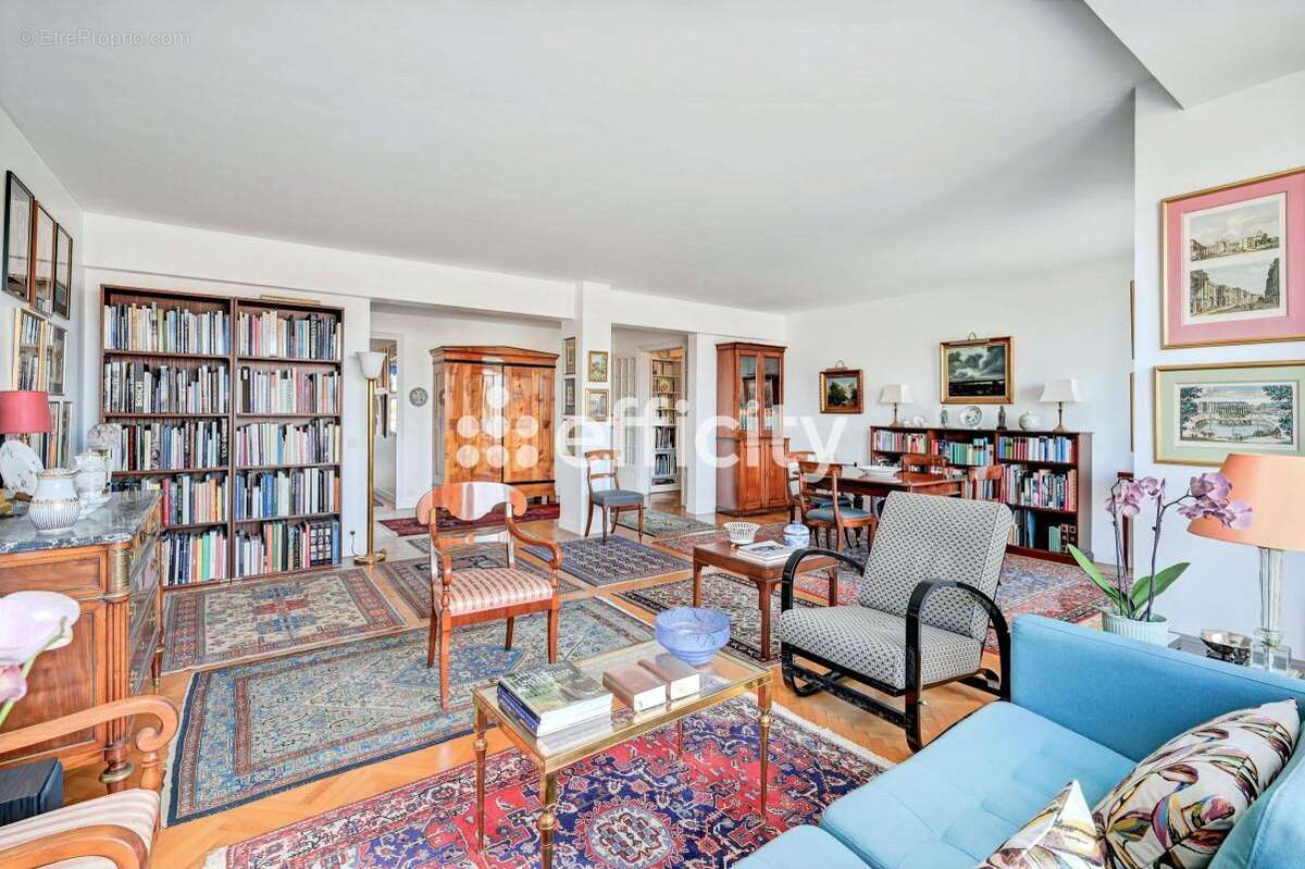 Appartement à MARSEILLE-6E