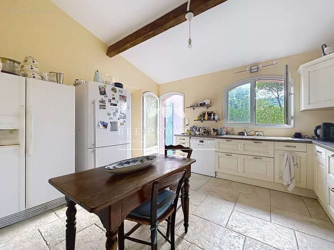 Maison à BESSE-SUR-ISSOLE