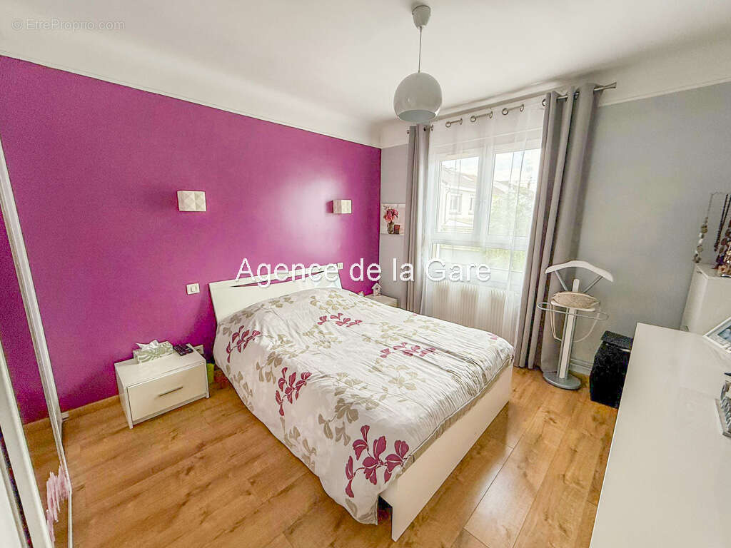 Appartement à SARTROUVILLE