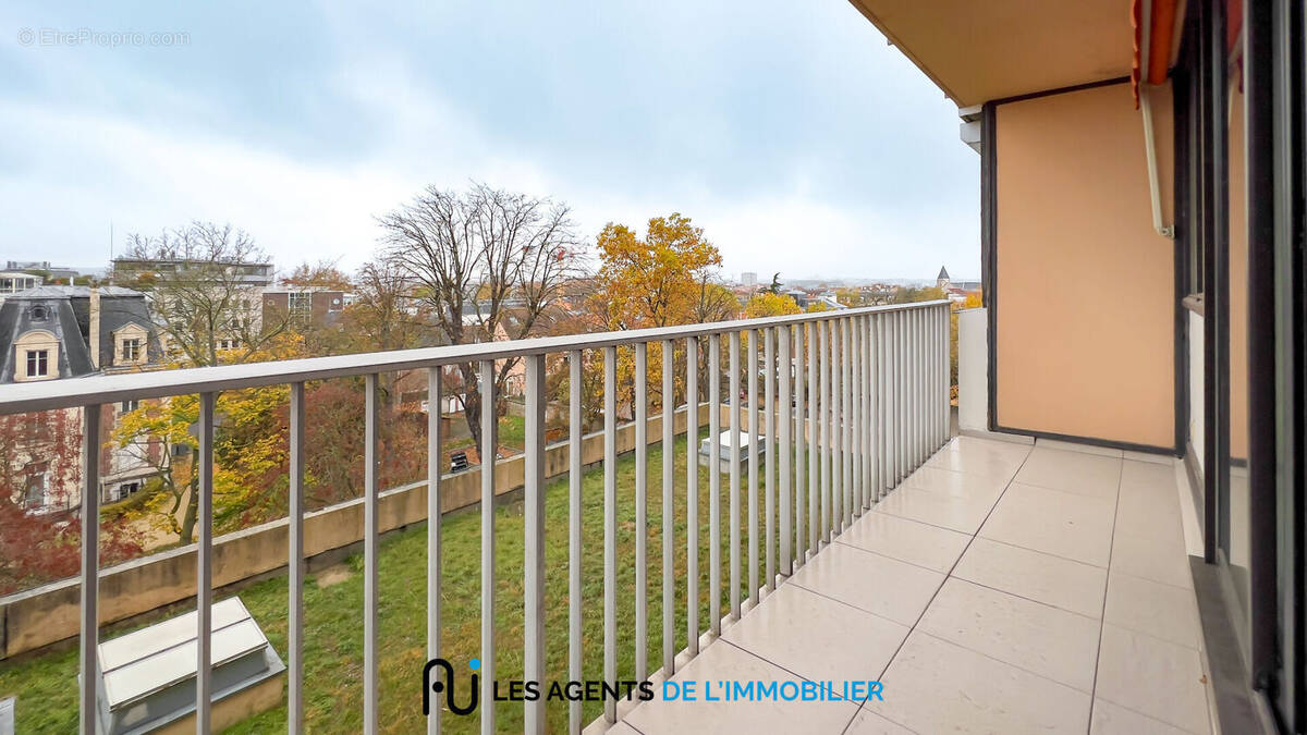 Appartement à NANTERRE