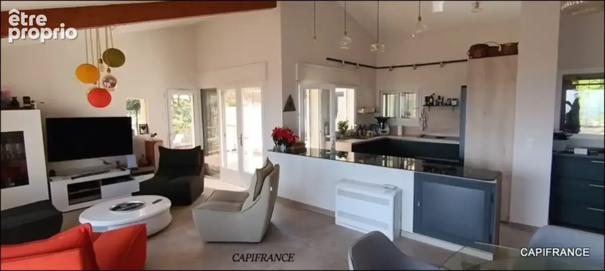 HYERES (83) Maison individuelle vue mer avec terrasse sur 5 000 m² de terrain/double garage - photo 6