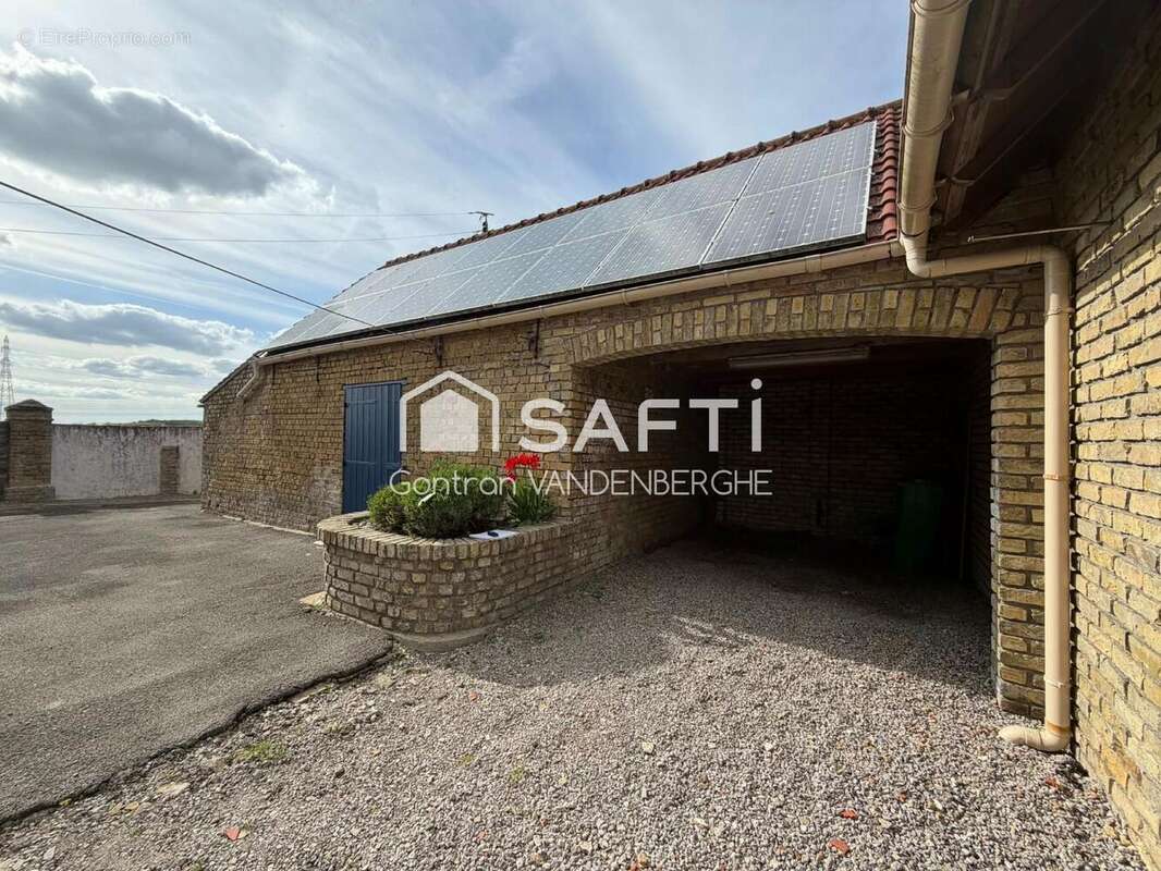 Maison 138 m² à Saint-Georges-Sur-L'aa  - photo 2