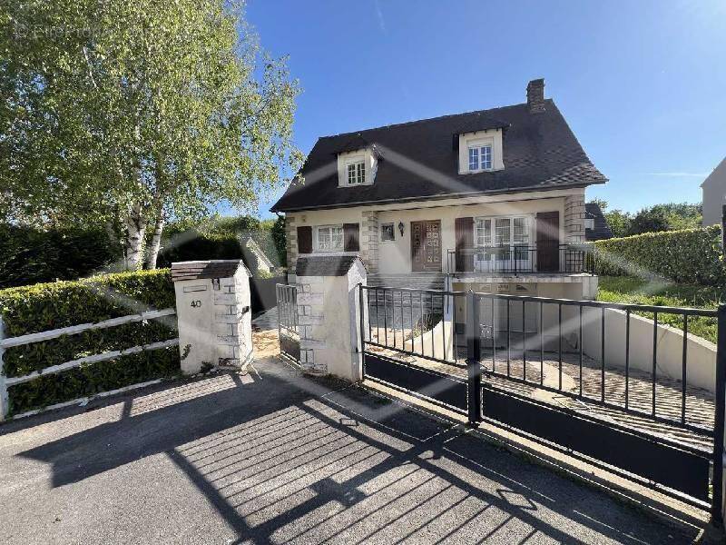 Maison à COMBS-LA-VILLE