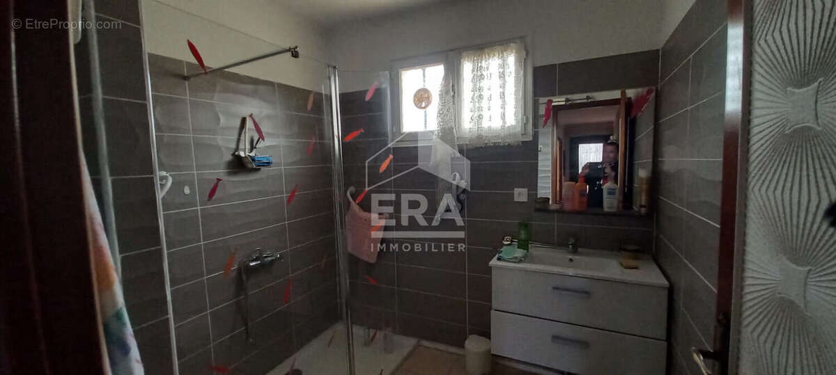 Maison à SIMIANE-COLLONGUE