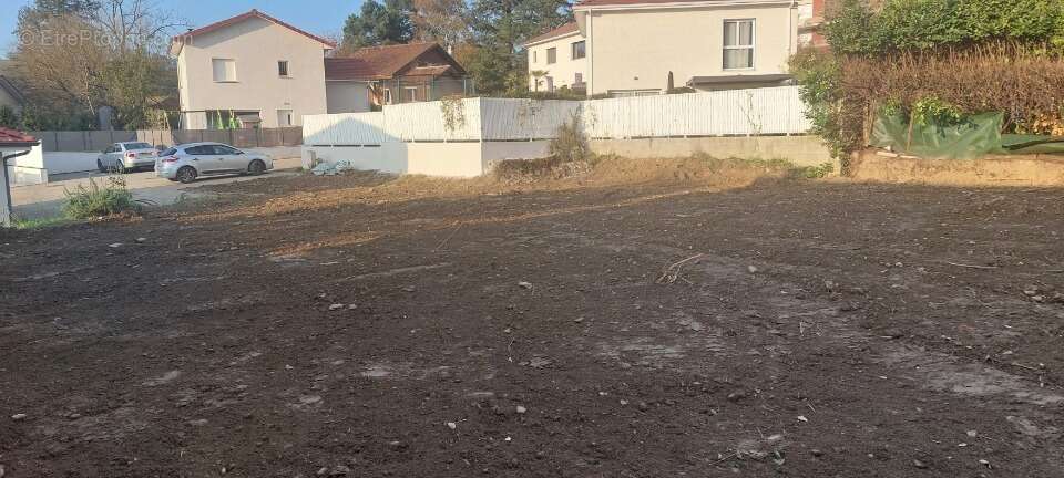 Terrain à JARRIE
