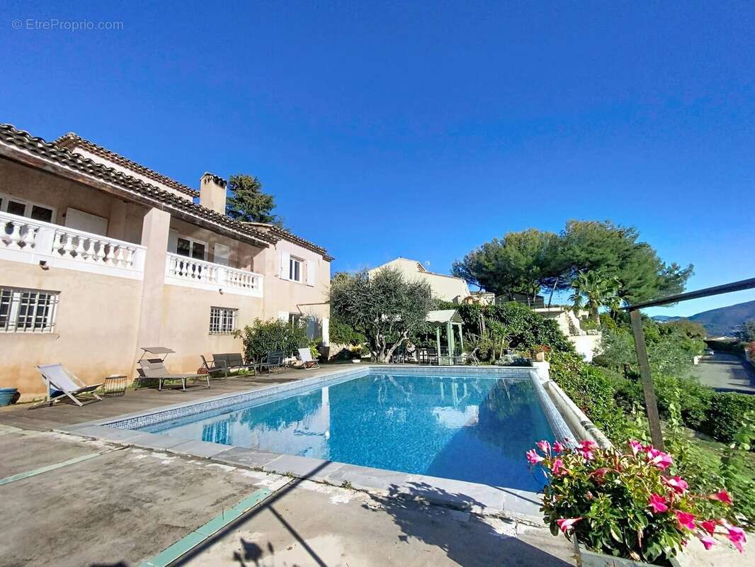 Appartement à GATTIERES