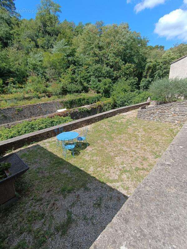 Appartement à ROBIAC-ROCHESSADOULE