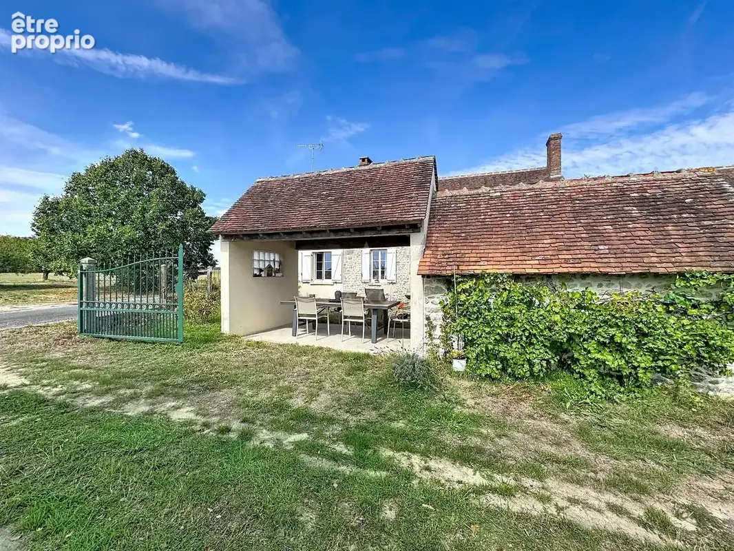 Longère de charme rénovée  124 m² habitables  5 746 m² de terrain  dépendances et hangar - photo 3
