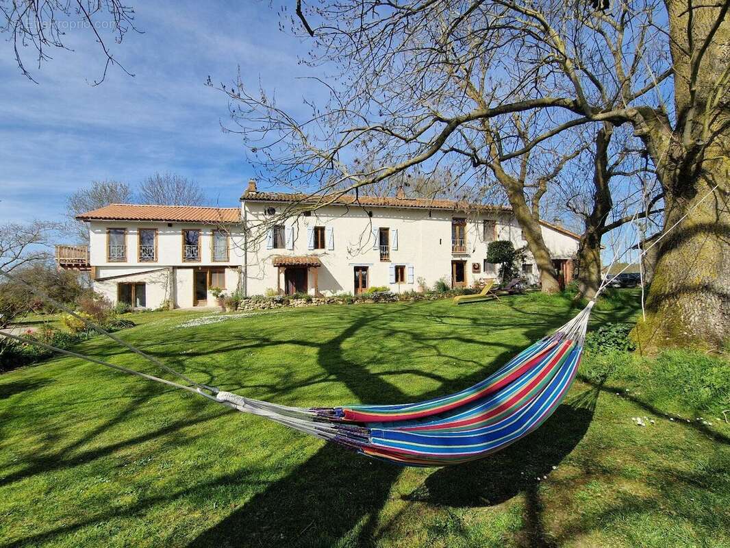 Propriété avec piscine sur environ 1,5 Ha de terrain - photo 7