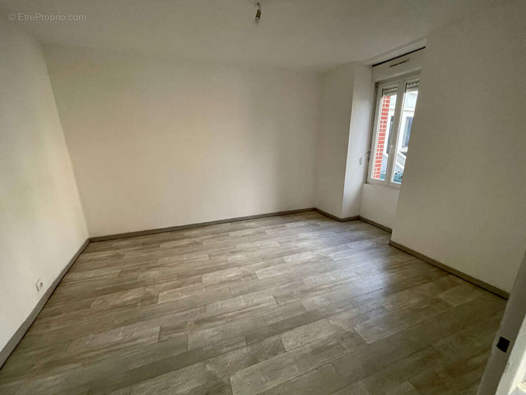 Maison à SAINT-MACAIRE-EN-MAUGES