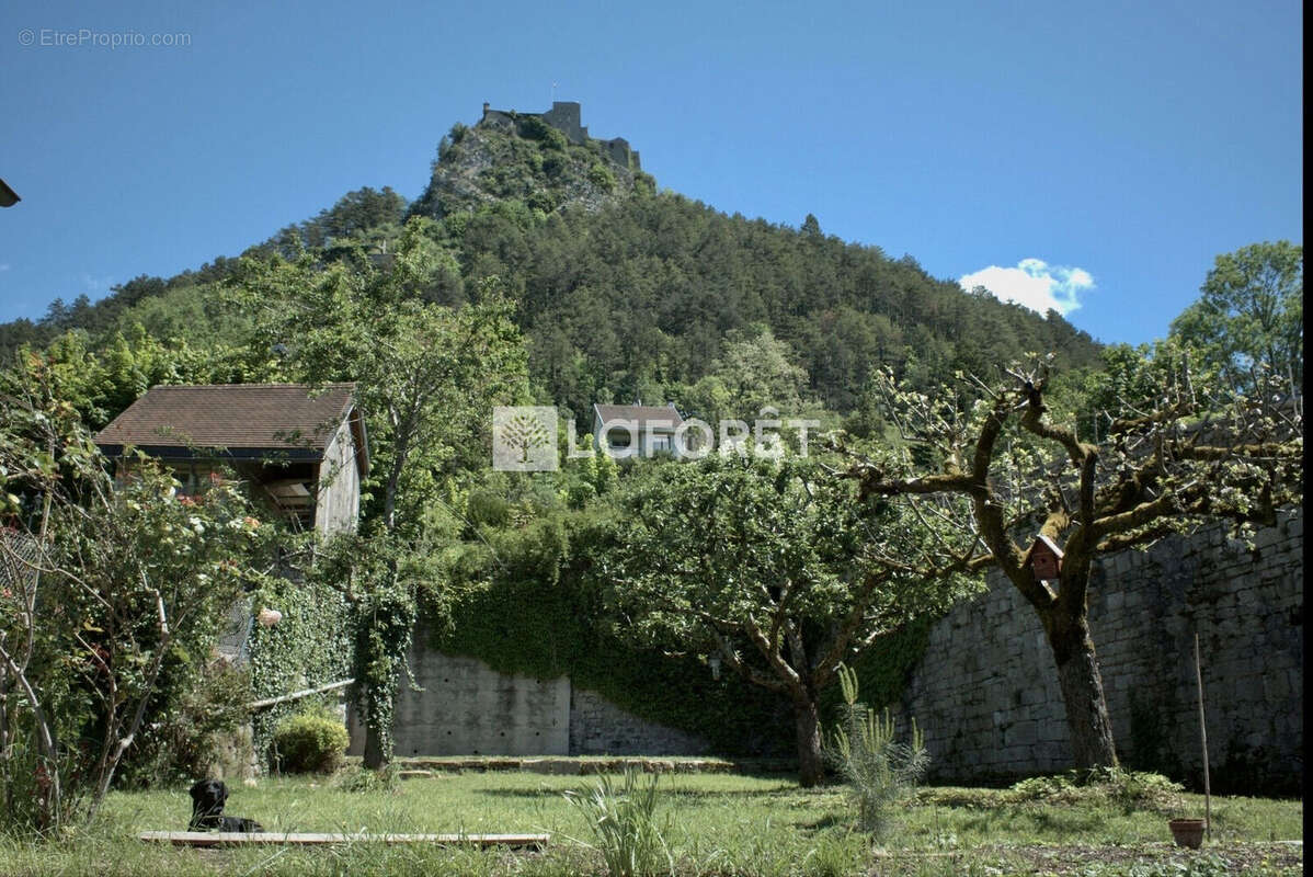 Appartement à SALINS-LES-BAINS