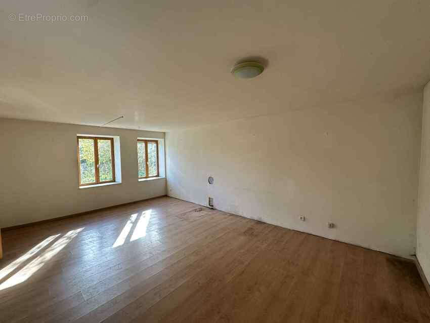 Maison à SAINT-GERVAIS-D&#039;AUVERGNE