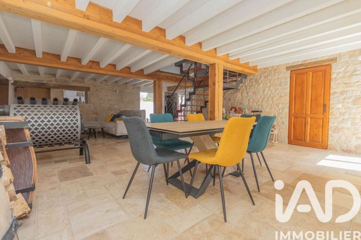 Maison 240 m² à Champdotre  - photo 6