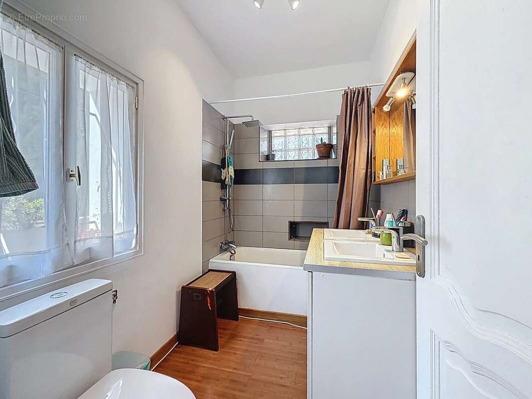 Maison à TOURRETTE-LEVENS