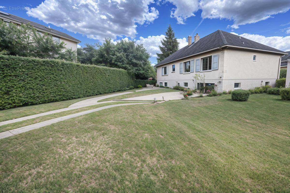 Maison à BRY-SUR-MARNE