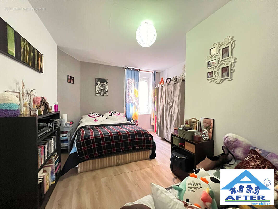 Appartement à MAIZIERES-LES-VIC