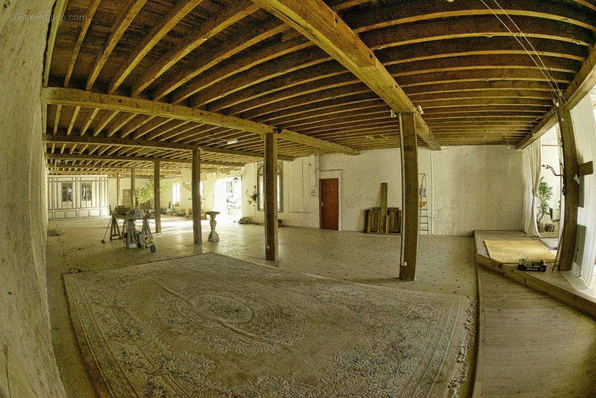 Maison à SAINT-JEAN-D'ANGELY