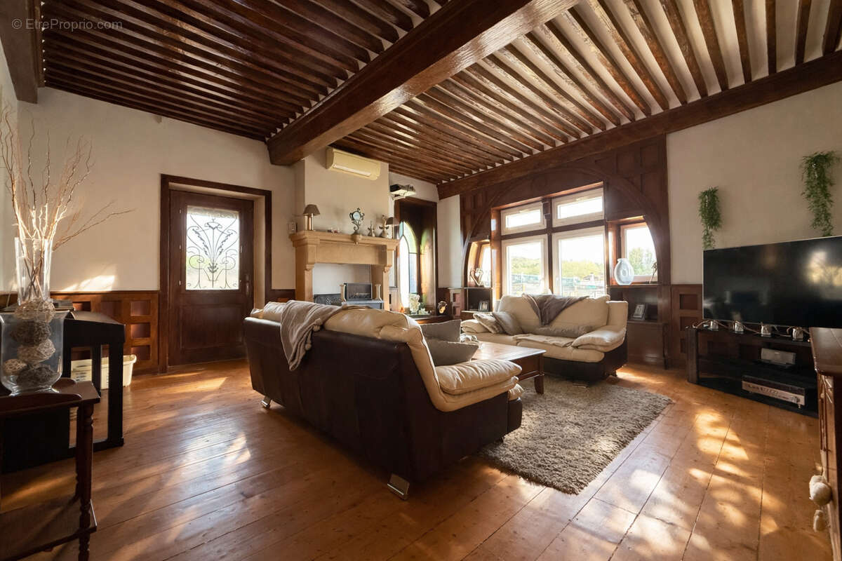 Maison à CONDRIEU