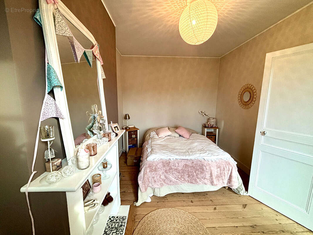 Maison à GRUCHET-LE-VALASSE