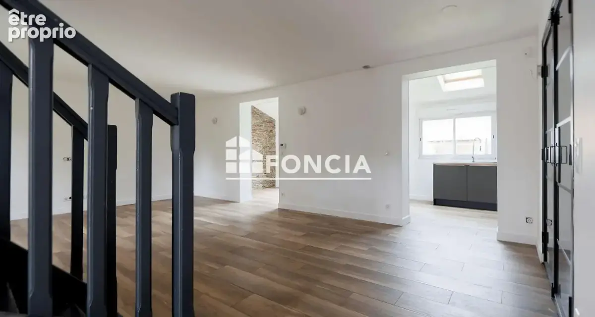 MOISSY-CRAMAYEL Maison 4 pièces avec 3 chambre, piscine, jardin, garage - photo 2