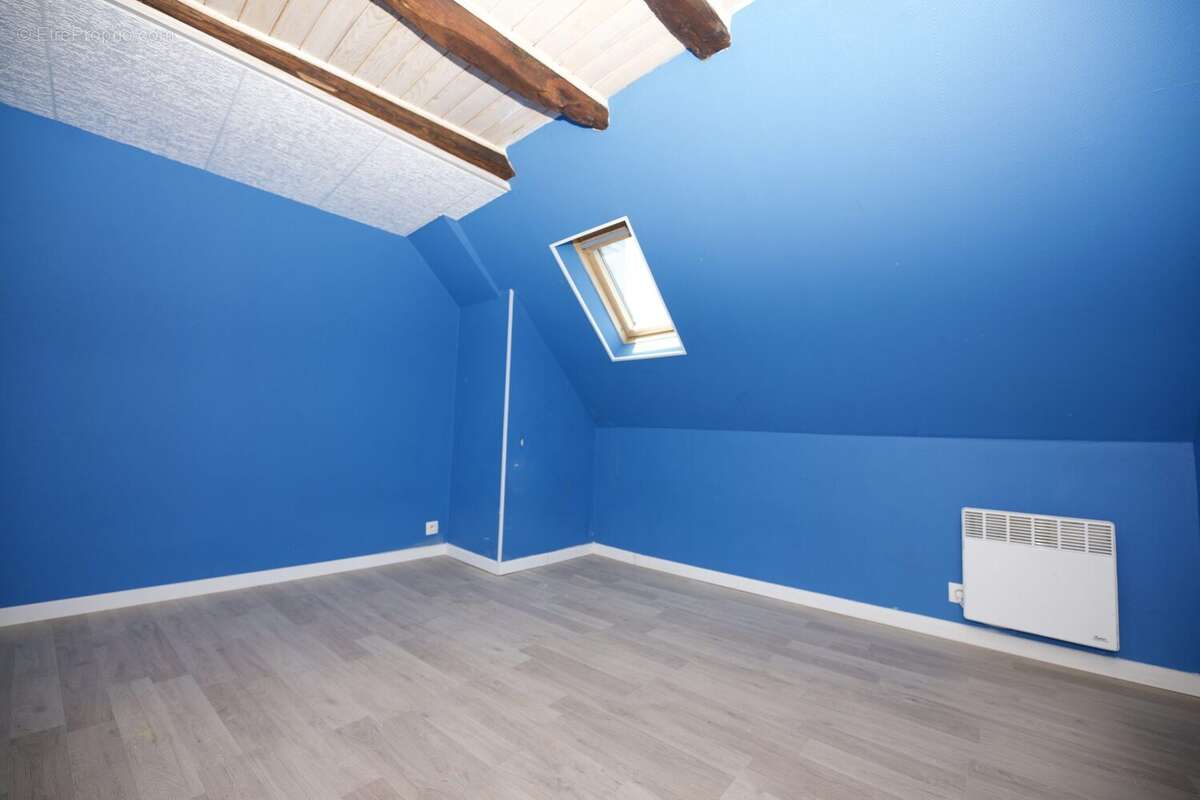 Appartement 54 m² à Mauriac  - photo 2