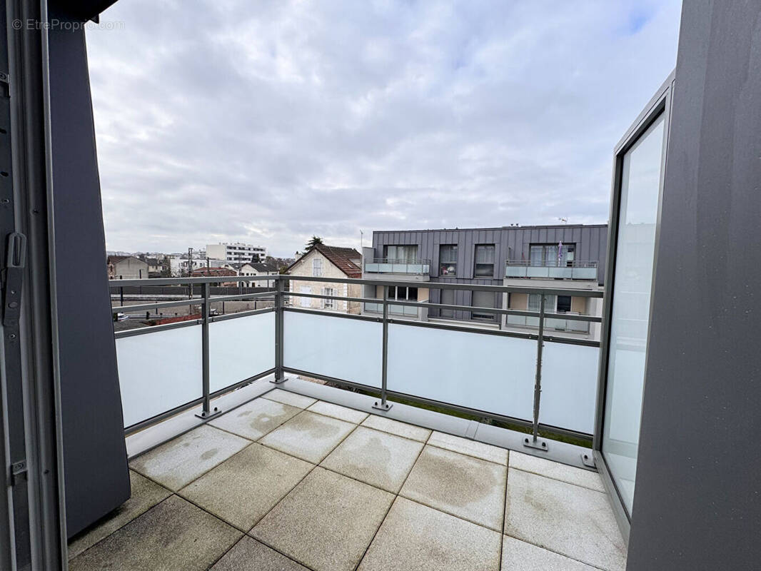 Appartement à HOUILLES