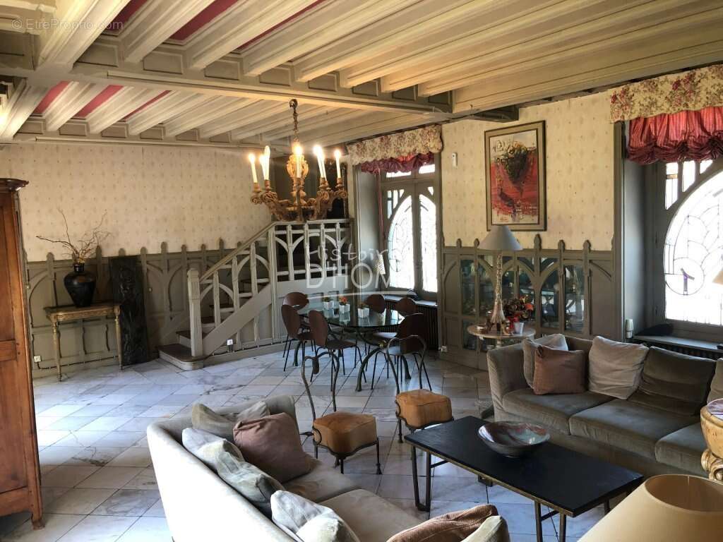 Maison à ROZAY-EN-BRIE