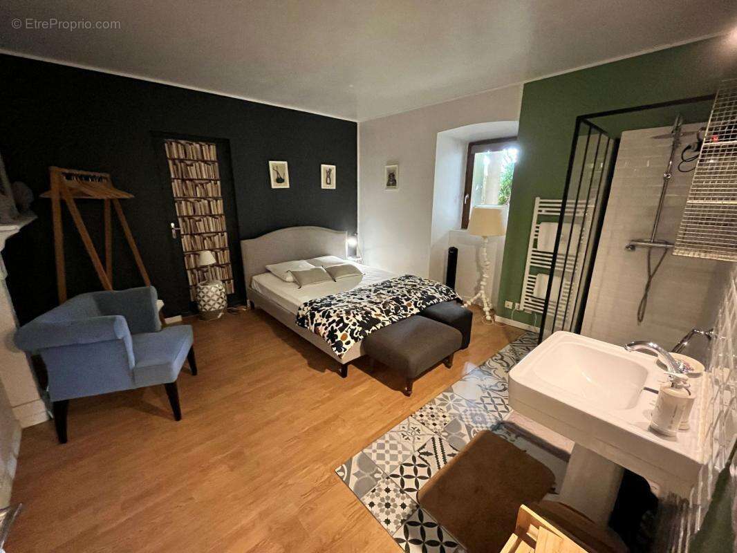 Maison à LES SALELLES