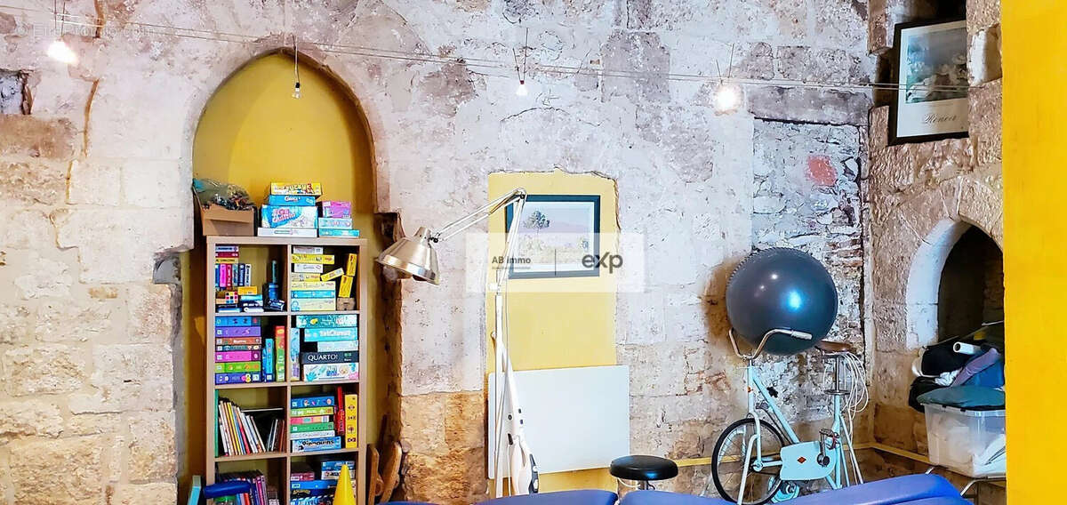 Commerce à PUYLAROQUE