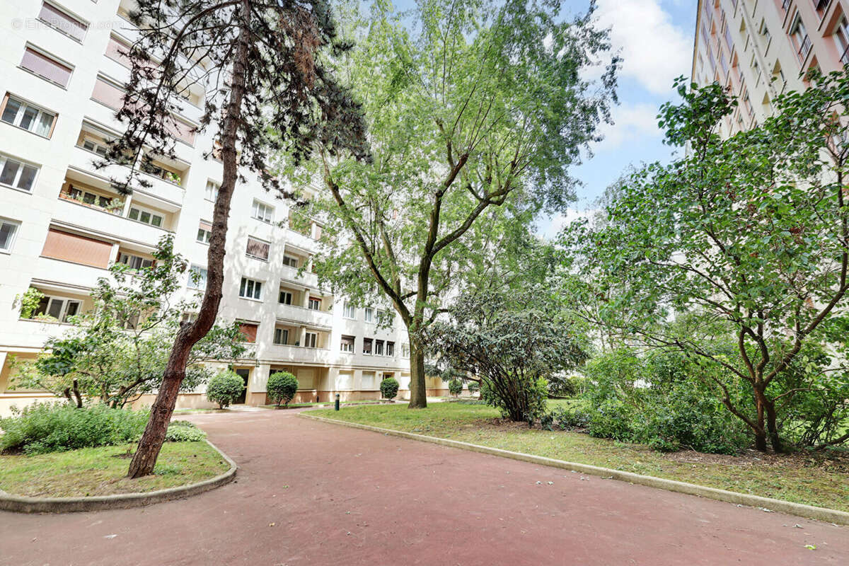 Appartement Paris 4 pièce(s) 67 m2 - photo 2