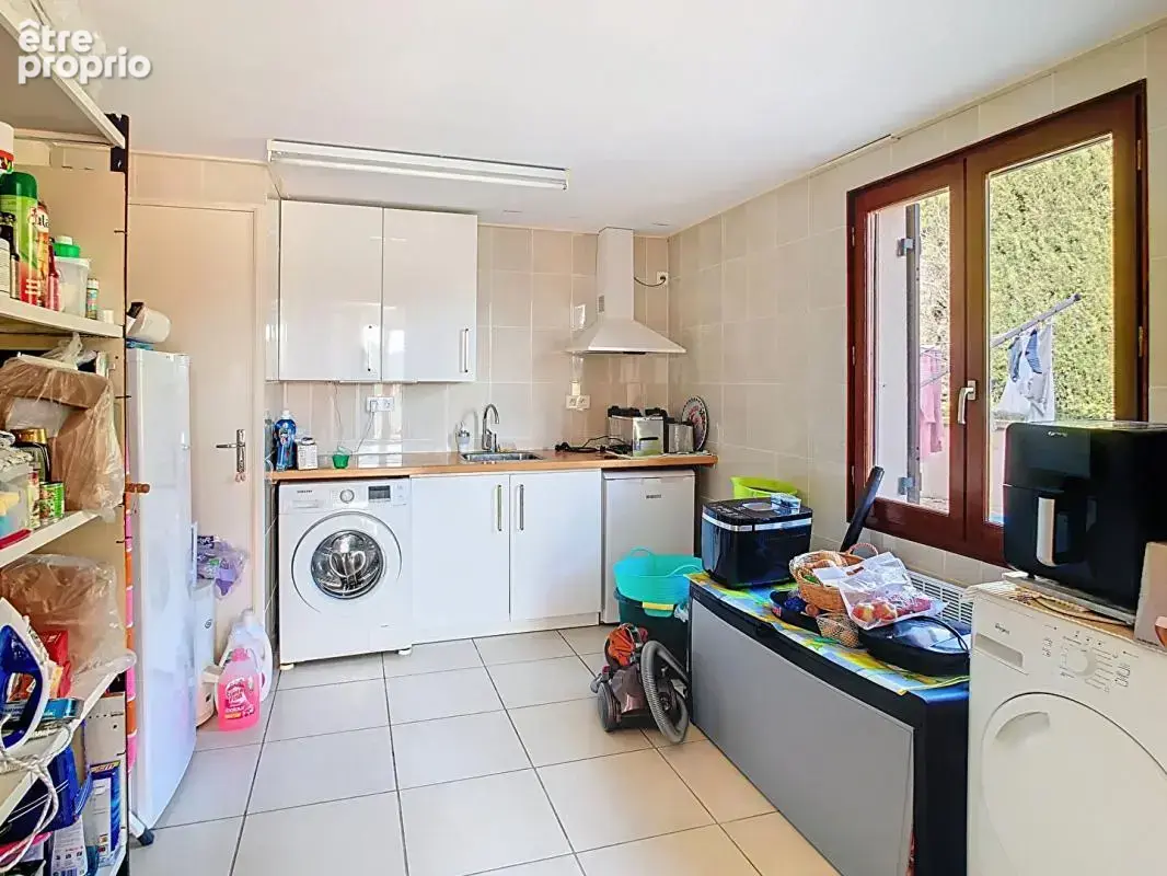 Maison de plain-pied avec piscine et garage - photo 12
