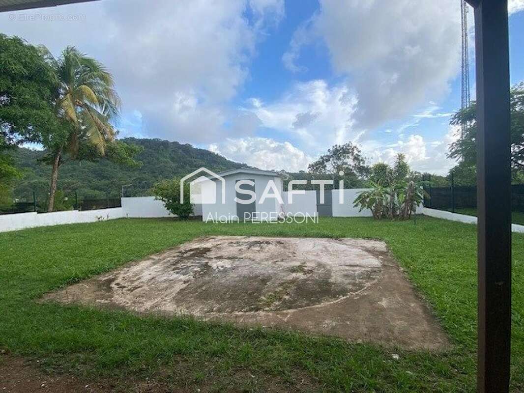 Photo 2 - Maison à REMIRE-MONTJOLY