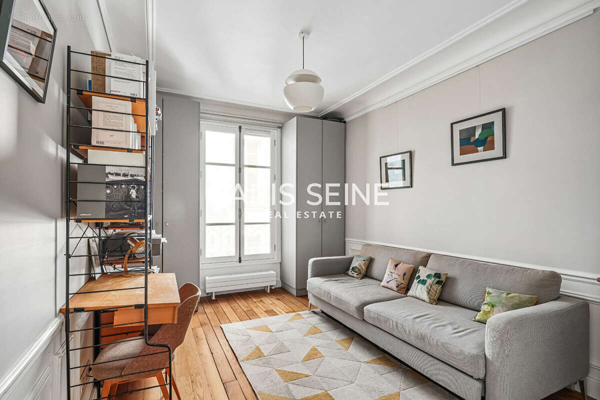 Appartement à PARIS-7E
