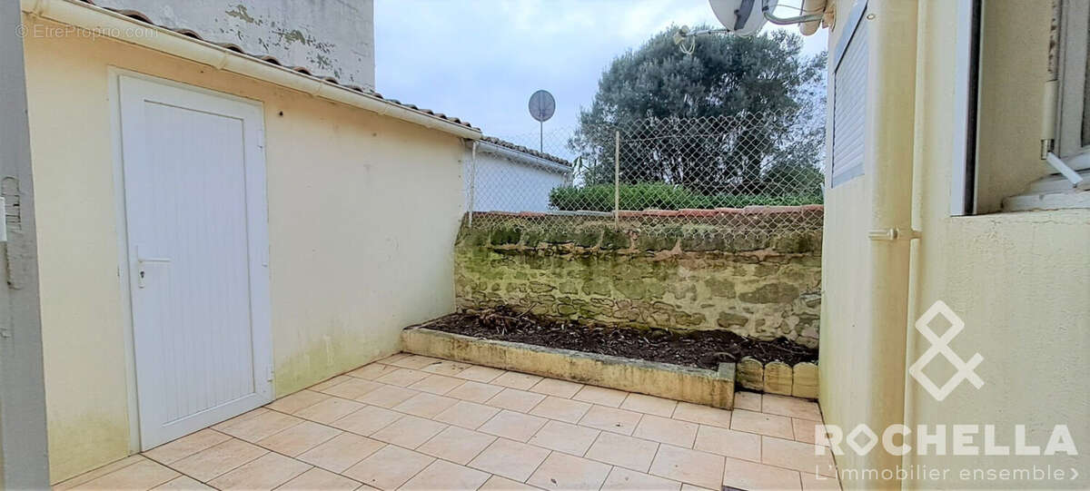 cour sans vis à vis - Maison à ROCHEFORT
