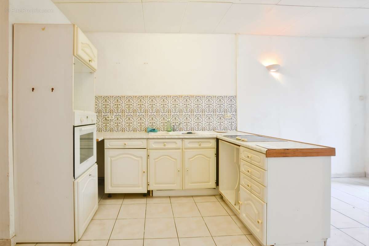 Saint-Chinian – Maison de village de 95 m², 4 chambres et cour sans vis-à-vis - photo 16
